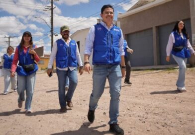 Visita Rafa Loera a vecinos de colonias marginadas