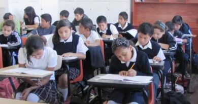 Crece rechazo de padres de familia por adelantar ciclo escolar