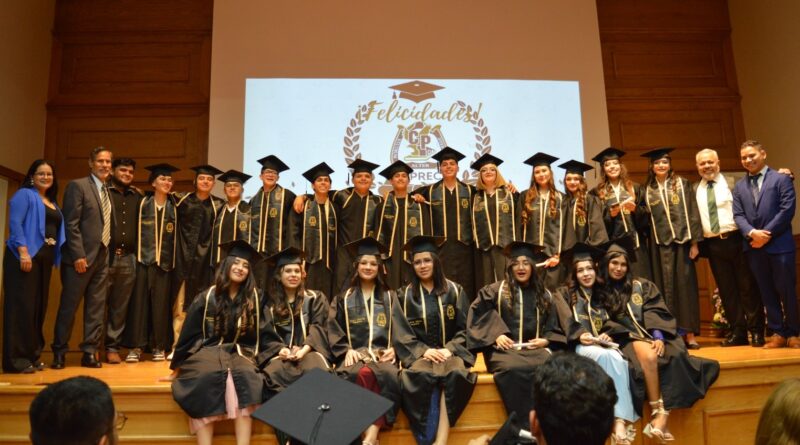 Nueva generación de estudiantes culminan en el Colegio Preuniversitario