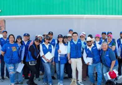 Rafa Loera recorre varias colonias en 12 horas