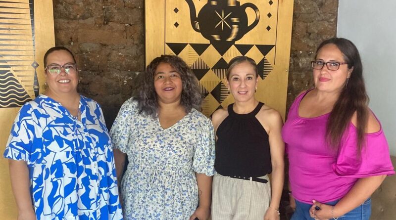 Presentan profes iniciativa para castigar a padres de familia difamadores